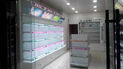 宿遷宿達(dá) 化妝品展柜、個(gè)人護(hù)膚背柜與屈臣氏貨柜批發(fā)定制專(zhuān)家